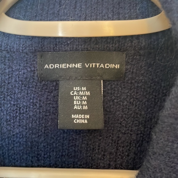 Adrienne Vittadini wool blend sweater. Navy blue, size Medium - Picture 3 of 4